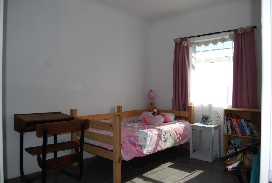 To Let 4 Bedroom Property for Rent in Country Club Western Cape